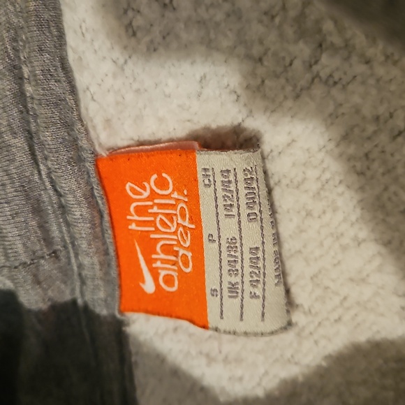 Nike Zip Up Hoodie - Picture 3 of 3